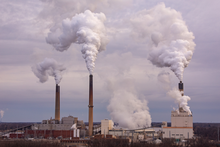 Wide angle shot of a coal burning power plant.